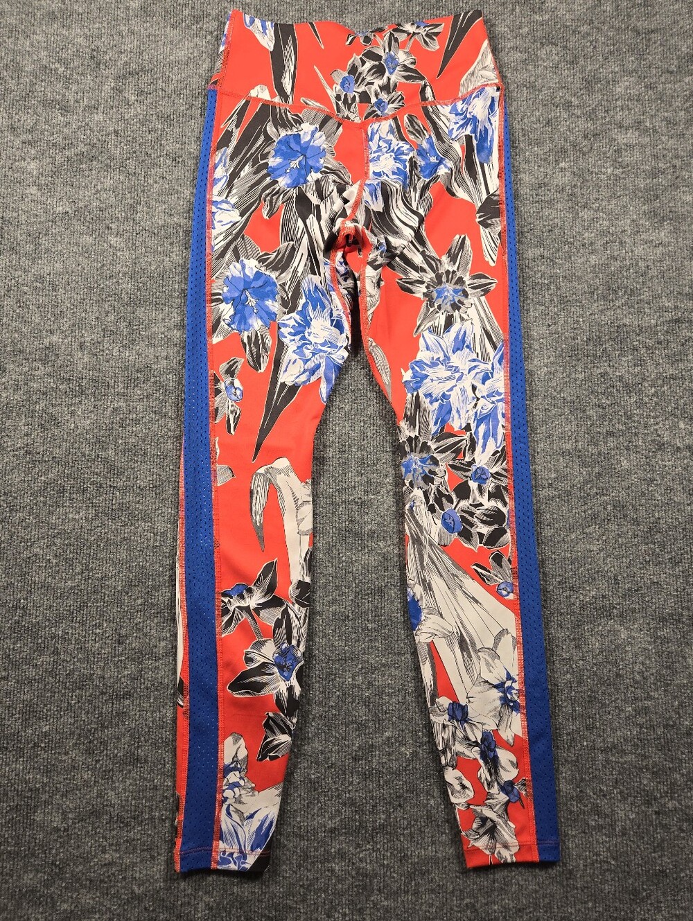 Nike Hyper Femme Floral Cropped Windrunner Jacket & Leggings Track Matching Set - Picture 3 of 15